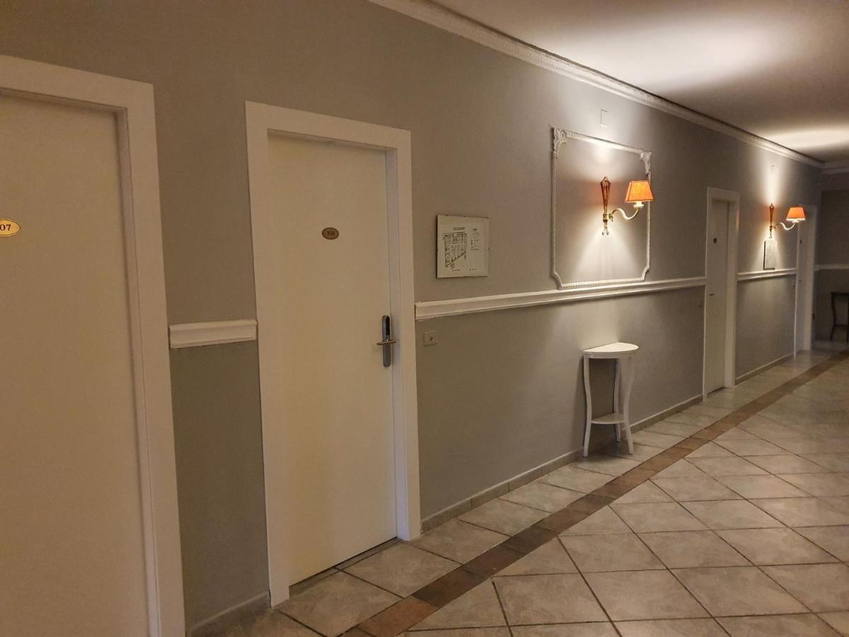 Hotel Caribe Casalnuovo Di Napoli Eksteriør billede