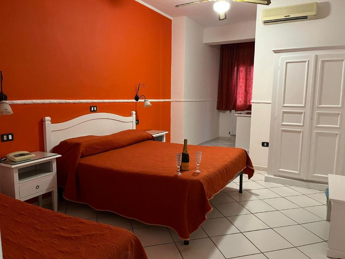 Hotel Caribe Casalnuovo Di Napoli Eksteriør billede